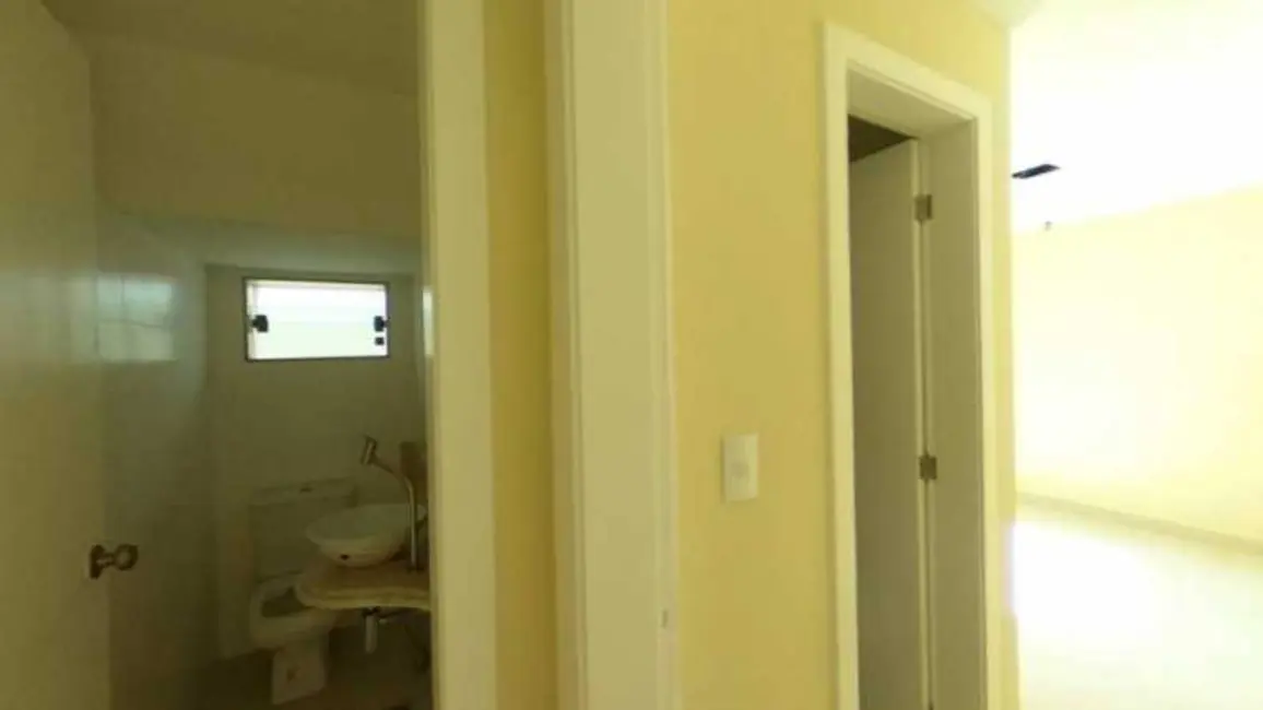 Casa de Condomínio com 4 quartos à venda, 125m2 em Ogiva, Cabo Frio - RJ - imagem 4 Foto 4 de Casa de Condomínio com 4 quartos à venda, 125m2 em Ogiva, Cabo Frio - RJ