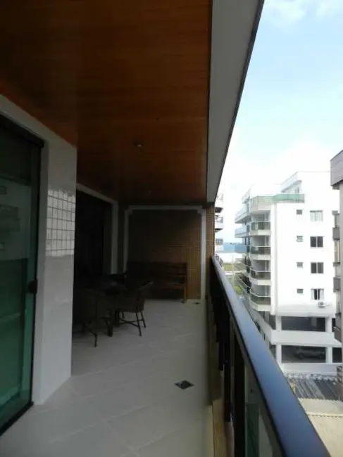 Foto 2 de Apartamento com 3 quartos à venda, 180m2 em Algodoal, Cabo Frio - RJ