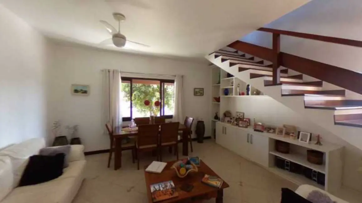 Foto 2 de Casa de Condomínio com 6 quartos à venda, 240m2 em Itaipu, Niteroi - RJ