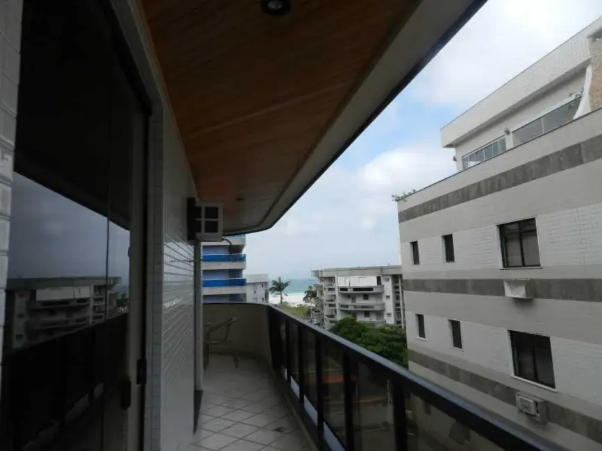 Foto 3 de Apartamento com 3 quartos à venda, 146m2 em Algodoal, Cabo Frio - RJ