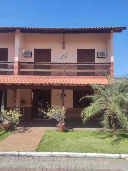 Foto 2 de Casa de Condomínio com 2 quartos à venda, 80m2 em Parque Burle, Cabo Frio - RJ