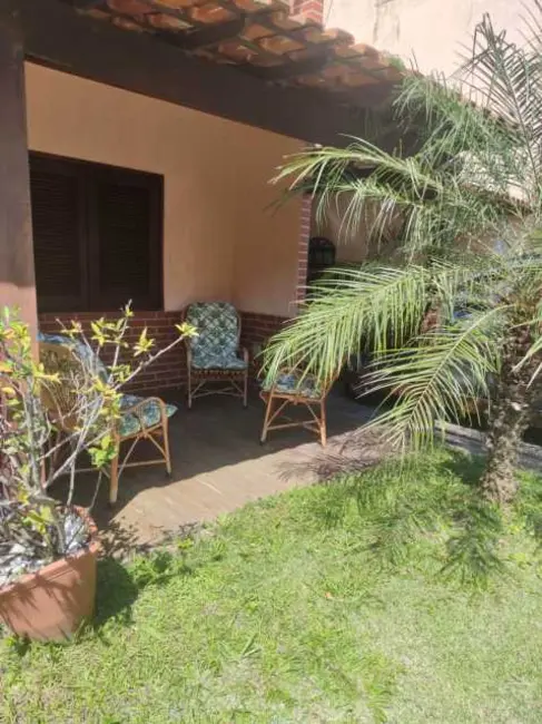 Foto 3 de Casa de Condomínio com 2 quartos à venda, 80m2 em Parque Burle, Cabo Frio - RJ