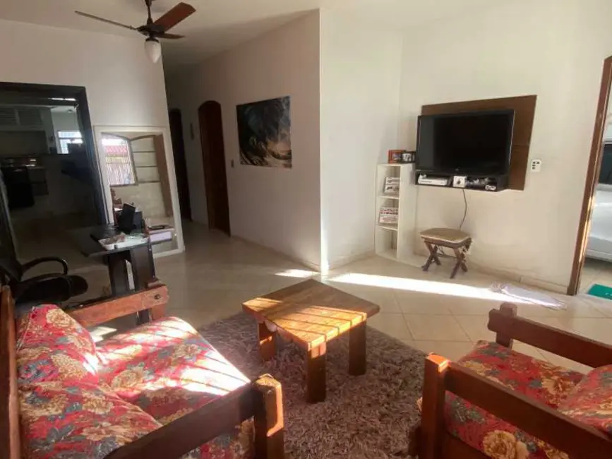 Foto 3 de Casa com 3 quartos à venda, 80m2 em Cabo Frio - RJ