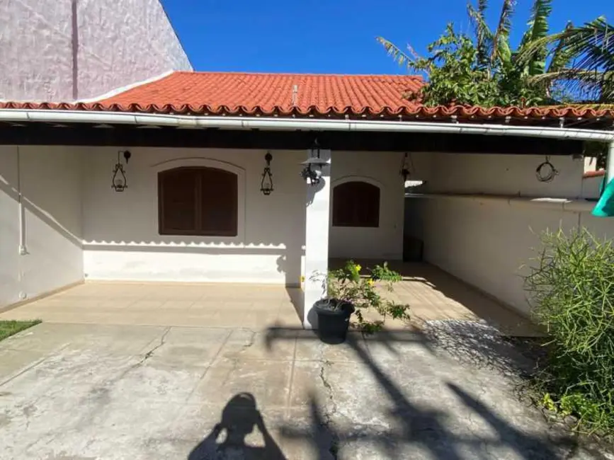 Foto 1 de Casa com 3 quartos à venda, 80m2 em Cabo Frio - RJ