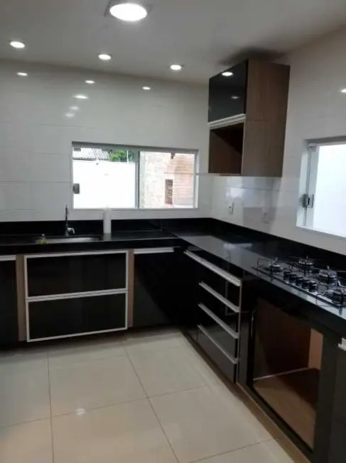 Foto 3 de Casa de Condomínio com 3 quartos à venda, 180m2 em Portinho, Cabo Frio - RJ