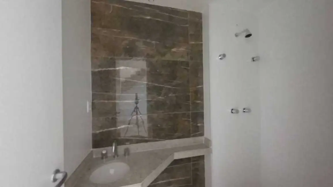 Apartamento com 3 quartos à venda, 200m2 em Vila Nova, Cabo Frio - RJ - imagem 4 Foto 4 de Apartamento com 3 quartos à venda, 200m2 em Vila Nova, Cabo Frio - RJ