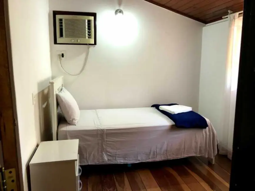 Chácara com 4 quartos à venda, 240m2 em Engenho do Mato, Niteroi - RJ - imagem 9 Foto 9 de Chácara com 4 quartos à venda, 240m2 em Engenho do Mato, Niteroi - RJ