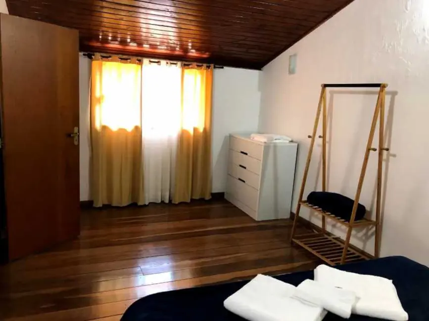 Chácara com 4 quartos à venda, 240m2 em Engenho do Mato, Niteroi - RJ - imagem 6 Foto 6 de Chácara com 4 quartos à venda, 240m2 em Engenho do Mato, Niteroi - RJ