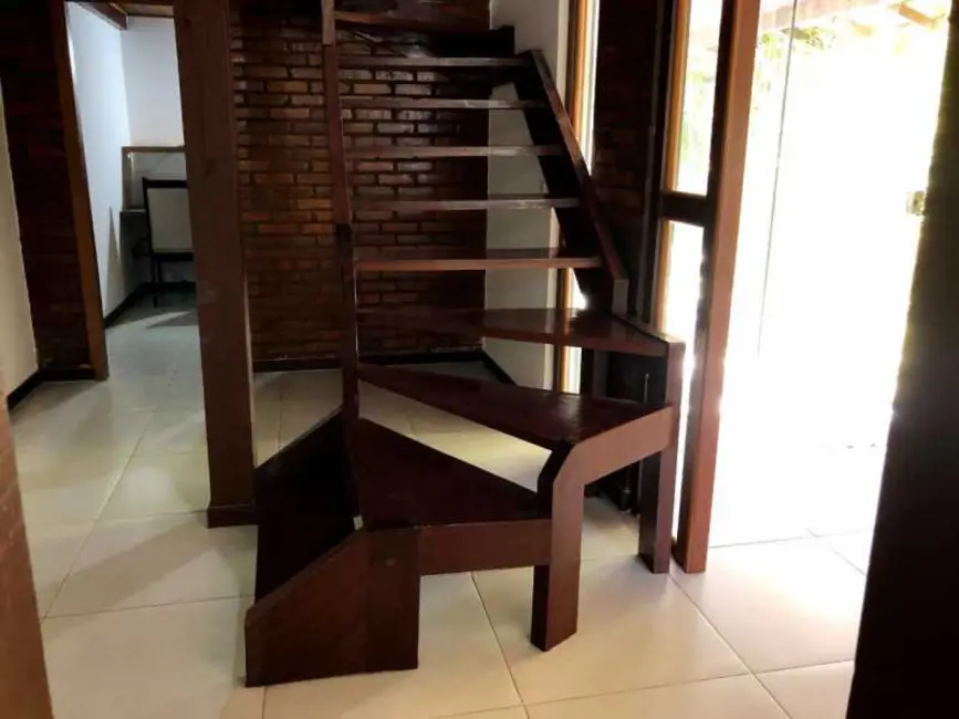 Chácara com 4 quartos à venda, 240m2 em Engenho do Mato, Niteroi - RJ - imagem 5 Foto 5 de Chácara com 4 quartos à venda, 240m2 em Engenho do Mato, Niteroi - RJ