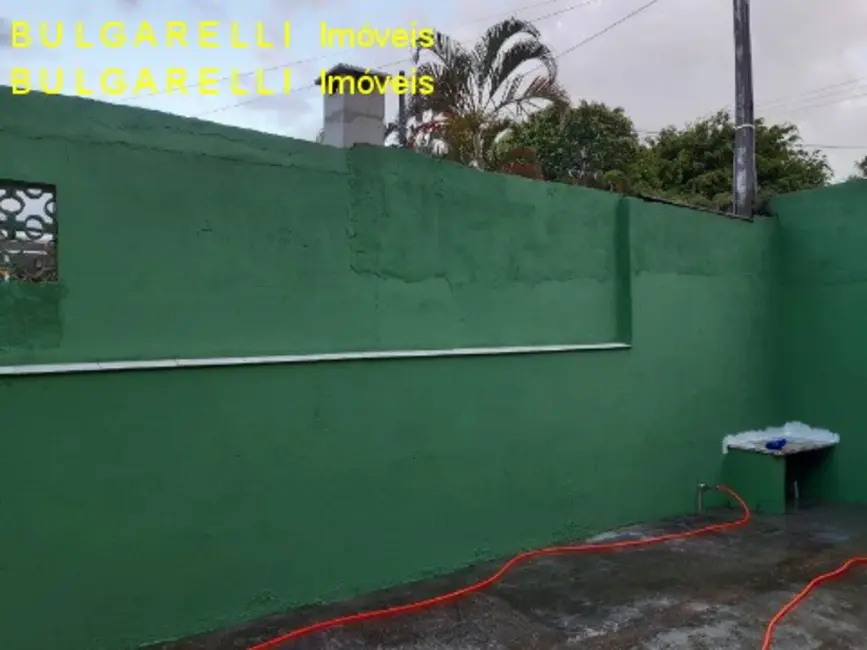 Foto 2 de Casa com 2 quartos à venda, 51m2 em Caraguatatuba - SP