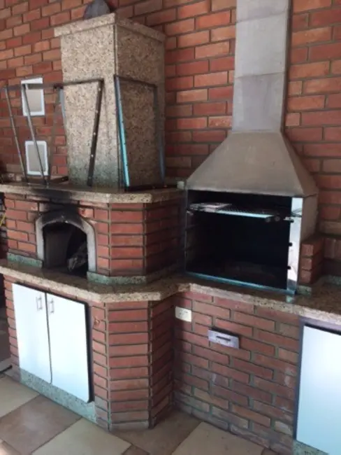 Chácara com 5 quartos à venda, 640m2 em Louveira - SP - imagem 3 Foto 3 de Chácara com 5 quartos à venda, 640m2 em Louveira - SP