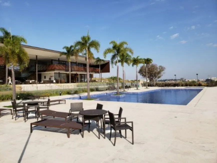 Foto 1 de Terreno / Lote à venda, 604m2 em Jundiai - SP