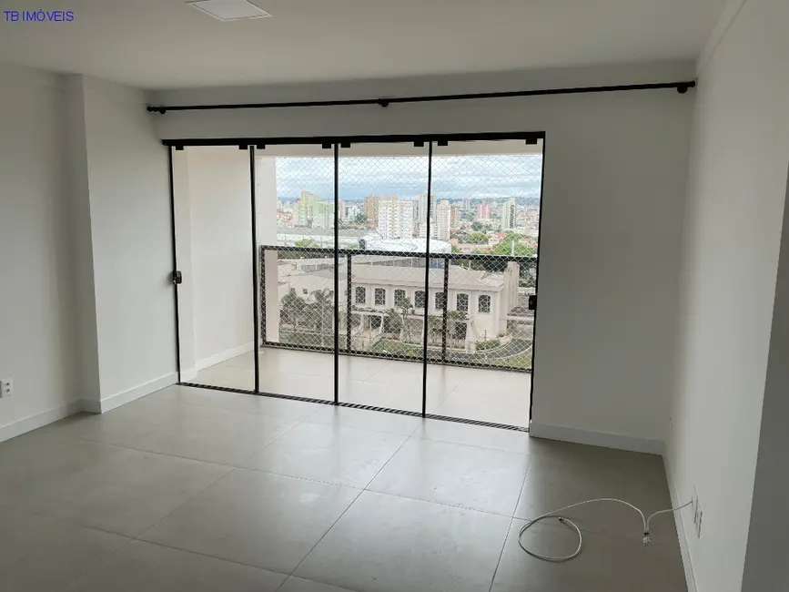 Apartamento com 3 quartos para alugar, 109m2 em Vila Independência, Sorocaba - SP - imagem 3 Foto 3 de Apartamento com 3 quartos para alugar, 109m2 em Vila Independência, Sorocaba - SP