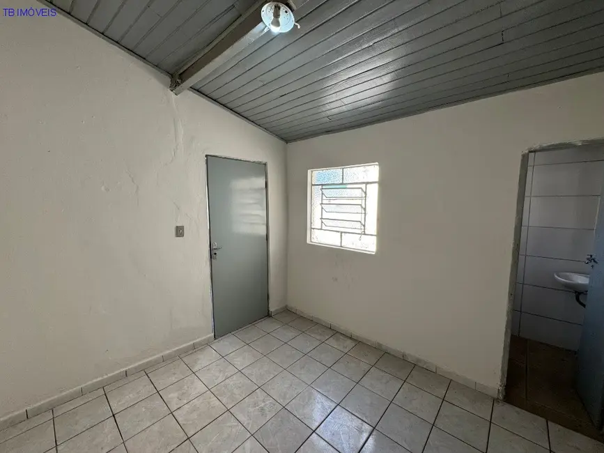 Foto 8 de Casa com 1 quarto para alugar, 28m2 em Além Linha, Sorocaba - SP