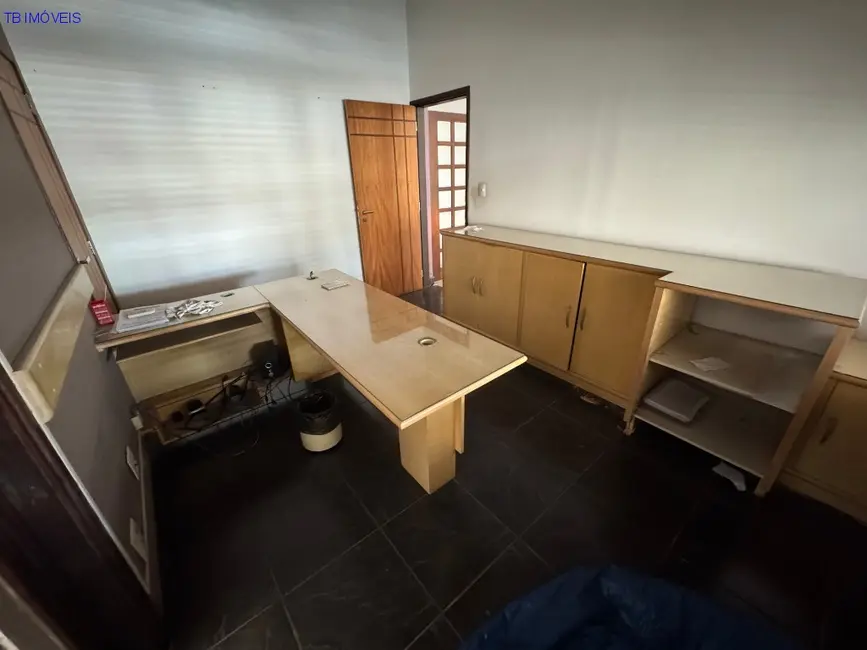 Sala Comercial para alugar, 220m2 em Vila Augusta, Sorocaba - SP - imagem 8 Foto 8 de Sala Comercial para alugar, 220m2 em Vila Augusta, Sorocaba - SP