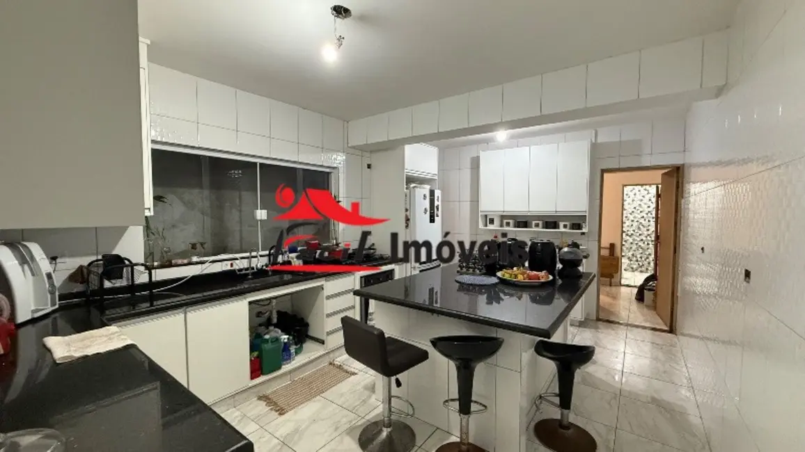 Foto 1 de Casa com 3 quartos à venda, 220m2 em Vila Verde, São Paulo - SP