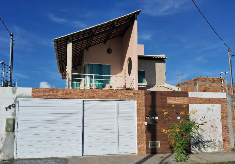 Casa com 3 quartos à venda, 250m2 em Aracaju - SE - imagem 1 Foto 1 de Casa com 3 quartos à venda, 250m2 em Aracaju - SE
