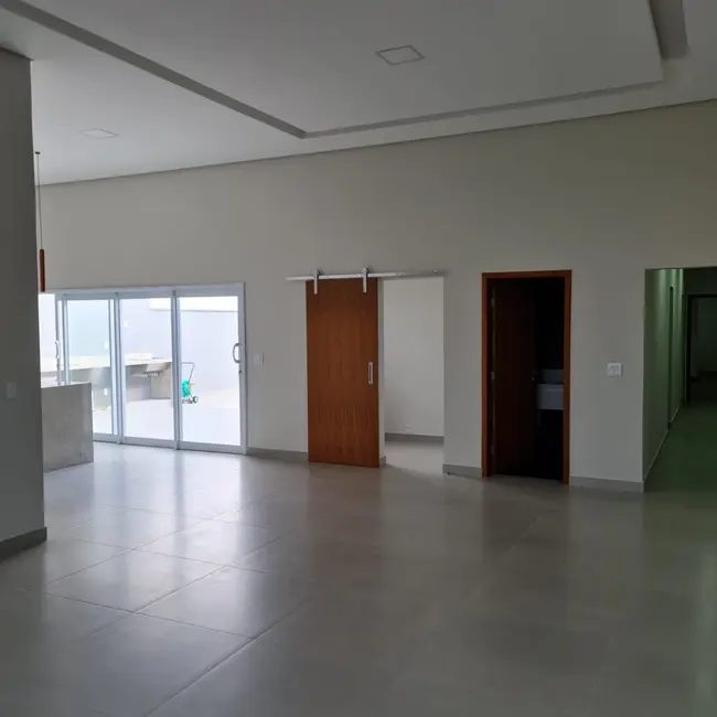 Casa de Condomínio com 3 quartos à venda, 212m2 em Indaiatuba - SP - imagem 2 Foto 2 de Casa de Condomínio com 3 quartos à venda, 212m2 em Indaiatuba - SP