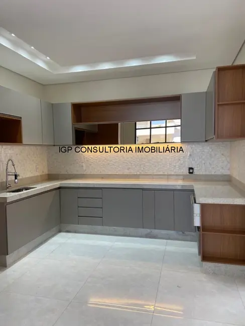 Foto 2 de Casa com 3 quartos à venda, 235m2 em Jardim Residencial Maria Dulce, Indaiatuba - SP