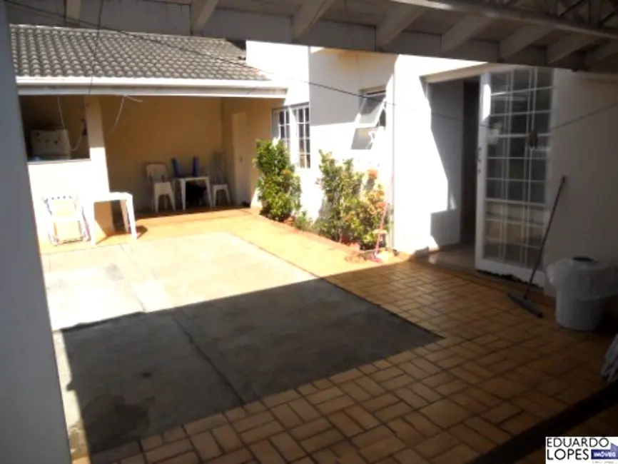Foto 3 de Casa com 4 quartos à venda, 242m2 em Vila Ruz Peres, Indaiatuba - SP