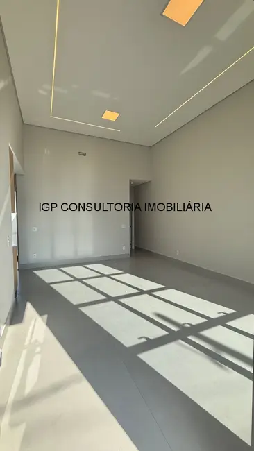 Casa de Condomínio com 3 quartos à venda, 200m2 em Indaiatuba - SP - imagem 2 Foto 2 de Casa de Condomínio com 3 quartos à venda, 200m2 em Indaiatuba - SP