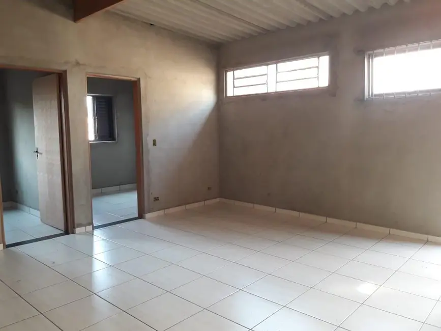 Foto 2 de Casa com 2 quartos à venda, 140m2 em Sao Pedro - SP