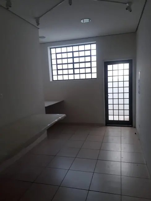 Loja para alugar, 262m2 em Piracicaba - SP - imagem 6 Foto 6 de Loja para alugar, 262m2 em Piracicaba - SP