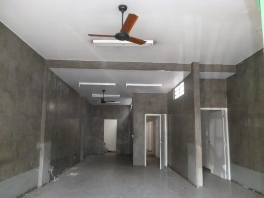 Foto 1 de Casa Comercial à venda e para alugar, 300m2 em Piracicaba - SP