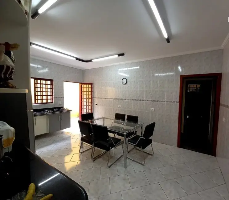 Casa com 3 quartos à venda, 179m2 em Piracicaba - SP - imagem 8 Foto 8 de Casa com 3 quartos à venda, 179m2 em Piracicaba - SP
