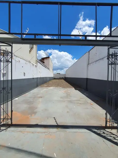 Foto 1 de Terreno / Lote à venda, 168m2 em Piracicaba - SP