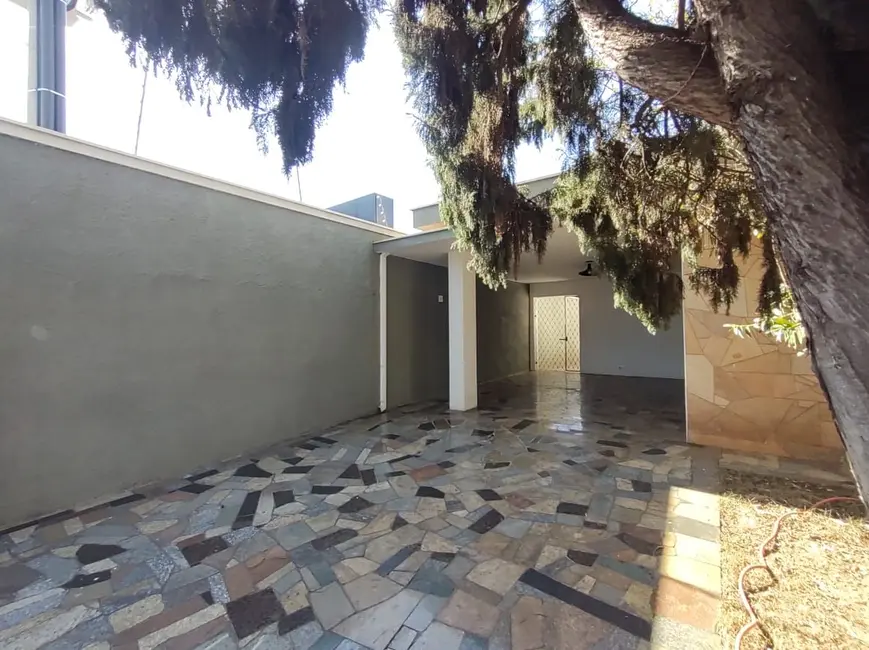 Foto 5 de Casa Comercial com 3 quartos para alugar, 219m2 em Piracicaba - SP