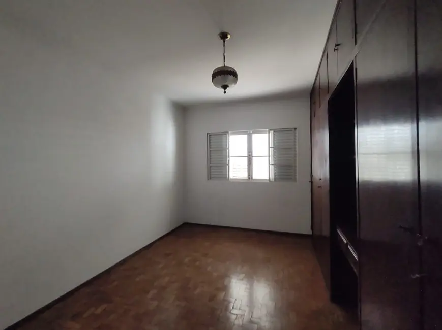 Foto 9 de Casa Comercial com 3 quartos para alugar, 219m2 em Piracicaba - SP