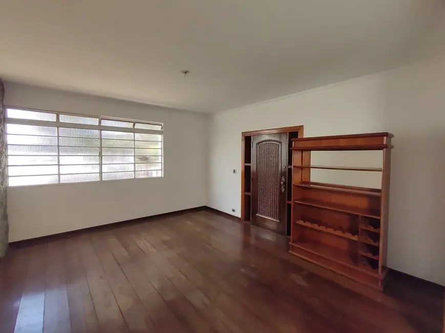 Foto 8 de Casa Comercial com 3 quartos para alugar, 219m2 em Piracicaba - SP