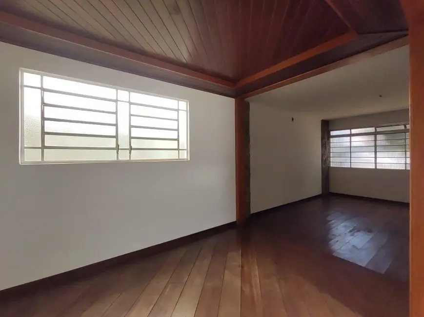 Foto 6 de Casa Comercial com 3 quartos para alugar, 219m2 em Piracicaba - SP