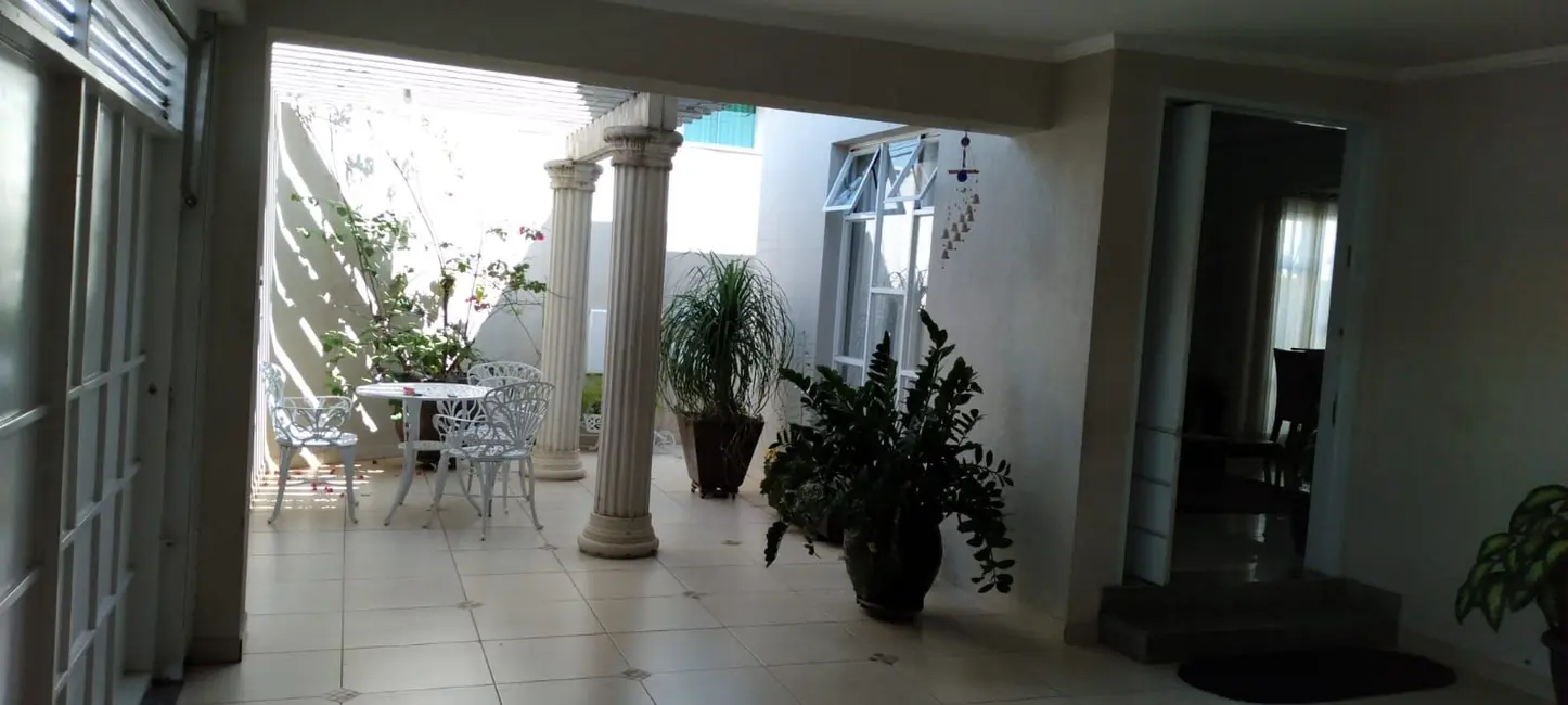 Foto 2 de Casa com 3 quartos à venda, 170m2 em Piracicaba - SP