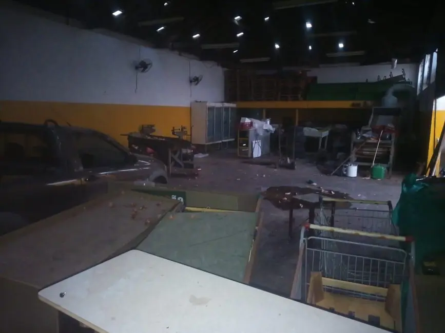 Foto 4 de Loja para alugar, 300m2 em Piracicaba - SP