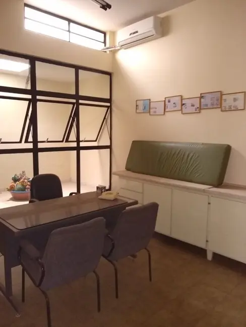 Casa Comercial à venda, 202m2 em Piracicaba - SP - imagem 4 Foto 4 de Casa Comercial à venda, 202m2 em Piracicaba - SP