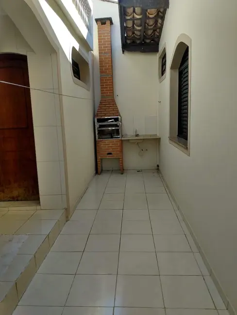 Casa com 3 quartos à venda, 252m2 em Piracicaba - SP - imagem 3 Foto 3 de Casa com 3 quartos à venda, 252m2 em Piracicaba - SP