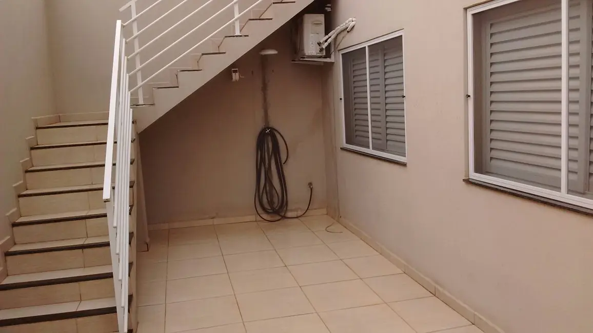 Foto 2 de Casa com 3 quartos à venda, 235m2 em Piracicaba - SP