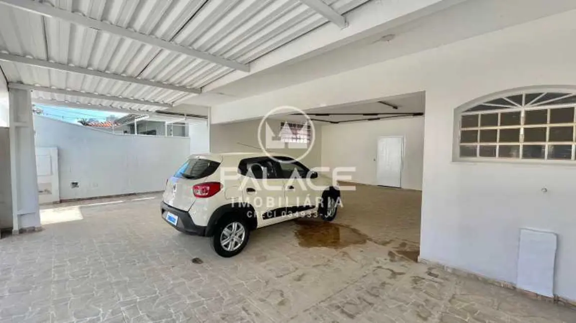 Casa Comercial para alugar, 319m2 em Piracicaba - SP - imagem 2 Foto 2 de Casa Comercial para alugar, 319m2 em Piracicaba - SP