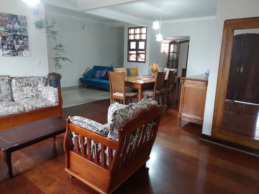 Casa com 5 quartos à venda, 305m2 em Piracicaba - SP - imagem 3 Foto 3 de Casa com 5 quartos à venda, 305m2 em Piracicaba - SP