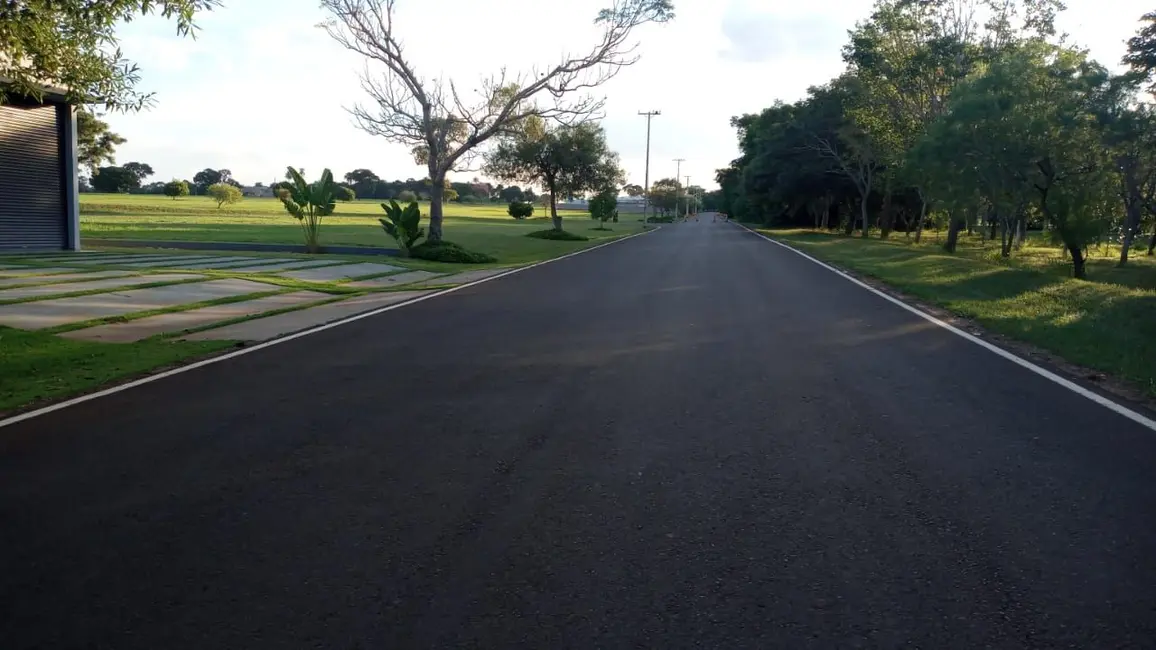 Foto 2 de Terreno / Lote à venda, 800m2 em Arandu - SP