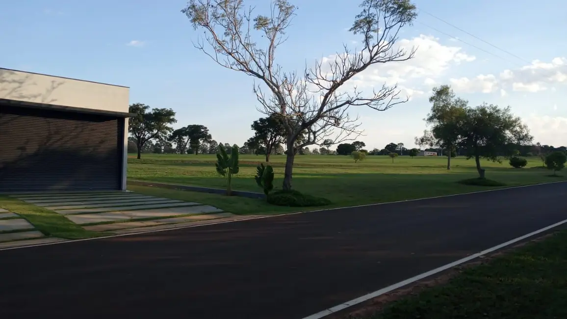 Foto 1 de Terreno / Lote à venda, 800m2 em Arandu - SP