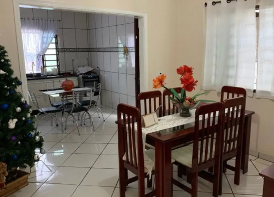 Foto 2 de Casa com 3 quartos à venda, 200m2 em Charqueada - SP