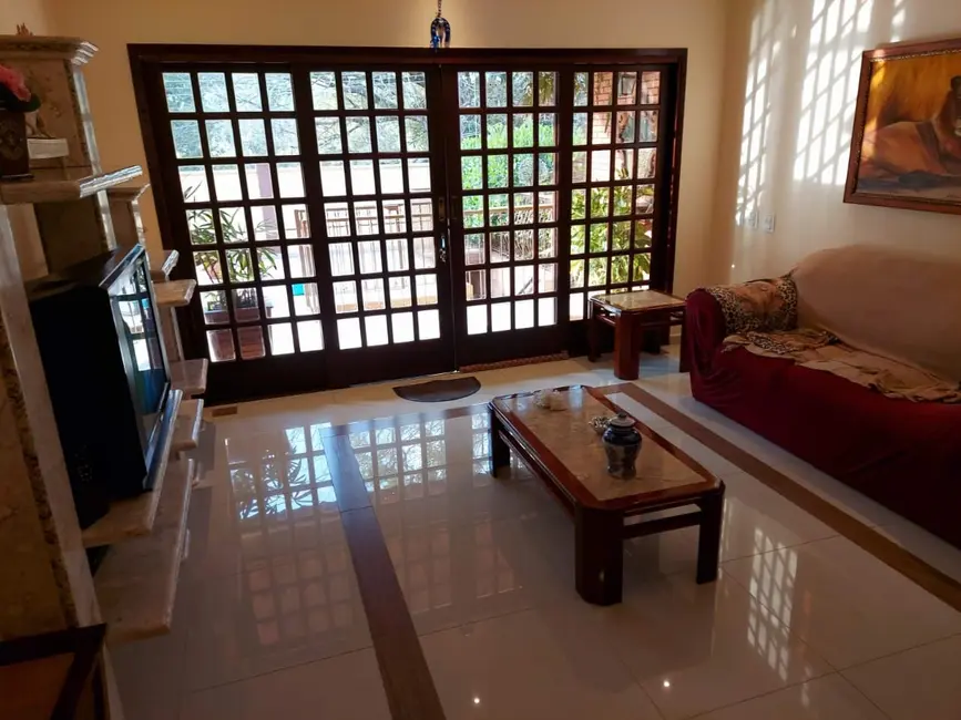Foto 1 de Casa com 3 quartos à venda, 299m2 em Aguas De Sao Pedro - SP