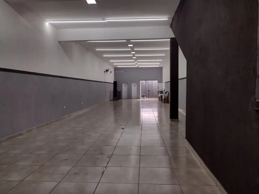 Loja para alugar, 400m2 em Piracicaba - SP - imagem 8 Foto 8 de Loja para alugar, 400m2 em Piracicaba - SP