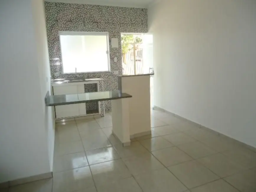 Kitnet com 1 quarto para alugar, 20m2 em Piracicaba - SP - imagem 3 Foto 3 de Kitnet com 1 quarto para alugar, 20m2 em Piracicaba - SP
