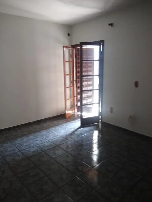Foto 8 de Casa com 3 quartos para alugar, 88m2 em Piracicaba - SP