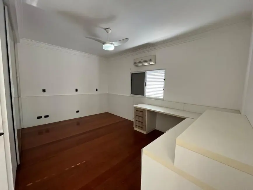 Casa de Condomínio com 3 quartos para alugar, 290m2 em Piracicaba - SP - imagem 9 Foto 9 de Casa de Condomínio com 3 quartos para alugar, 290m2 em Piracicaba - SP