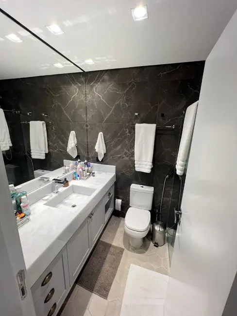 Apartamento com 3 quartos à venda, 240m2 em Piracicaba - SP - imagem 5 Foto 5 de Apartamento com 3 quartos à venda, 240m2 em Piracicaba - SP